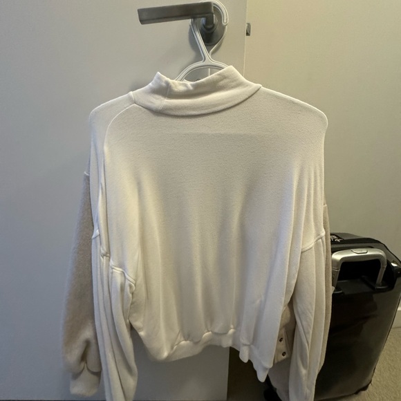 Dynamite - White Turtleneck - Picture 2 of 4